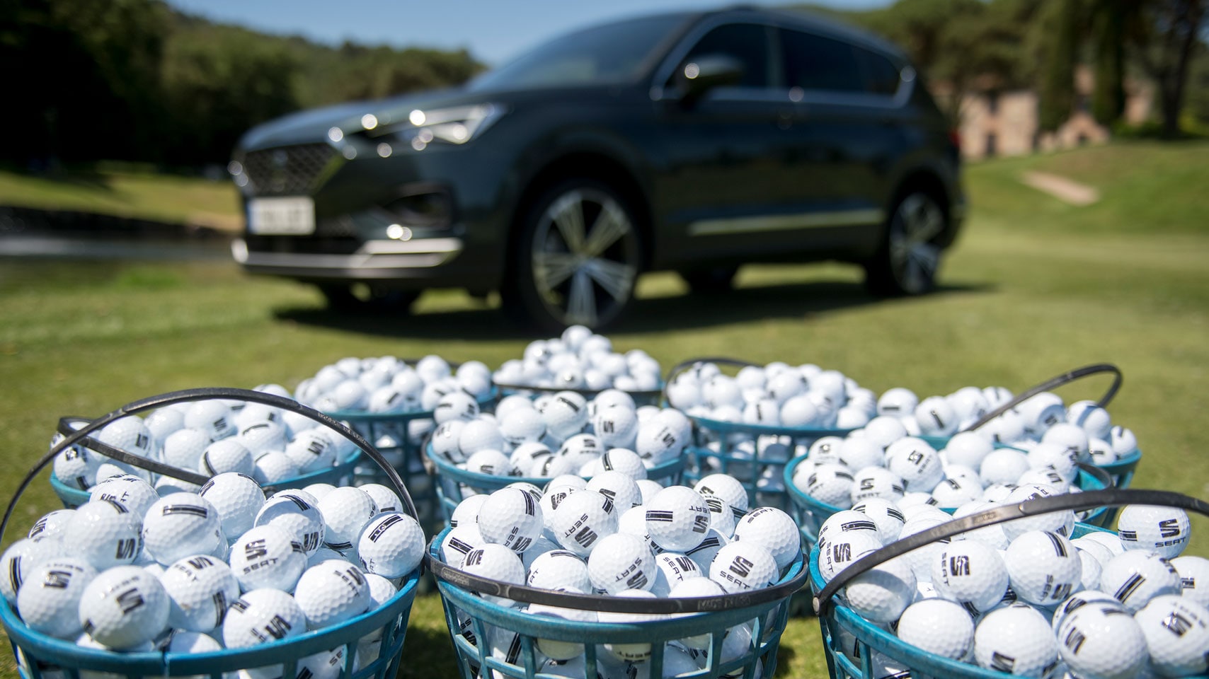 How many golf balls fit in the boot of a Tarraco