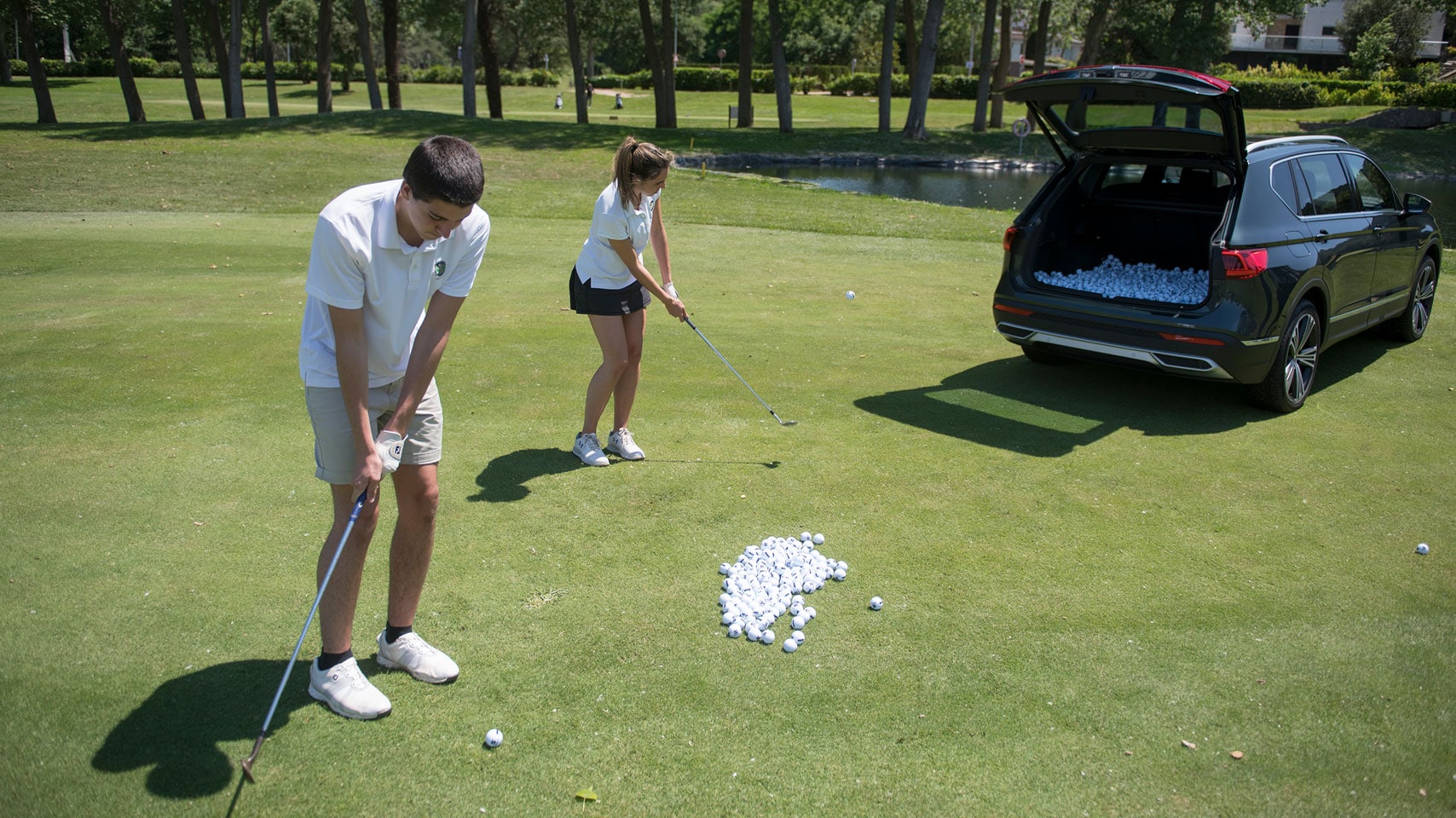 How many golf balls fit in the boot of a Tarraco