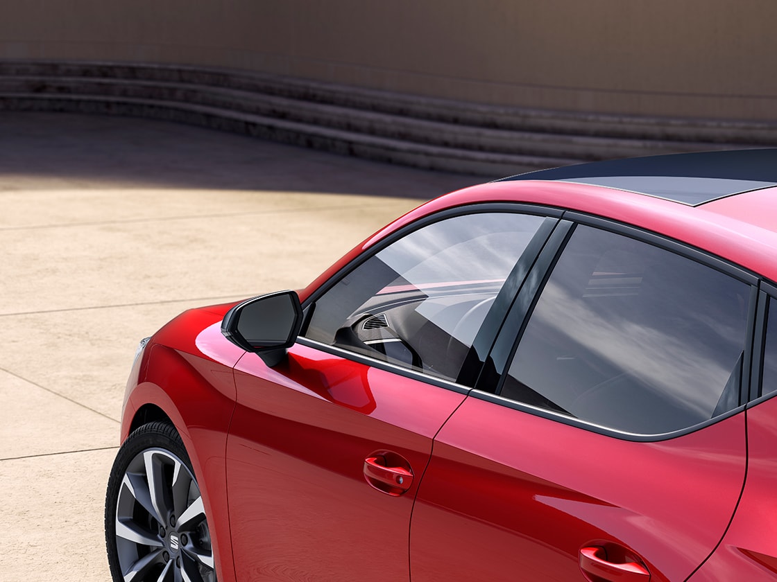 Emergency assist in the hatchback of the red seat leon sportstourer, offering new car awards level of safety. This technology used provides impressive value.