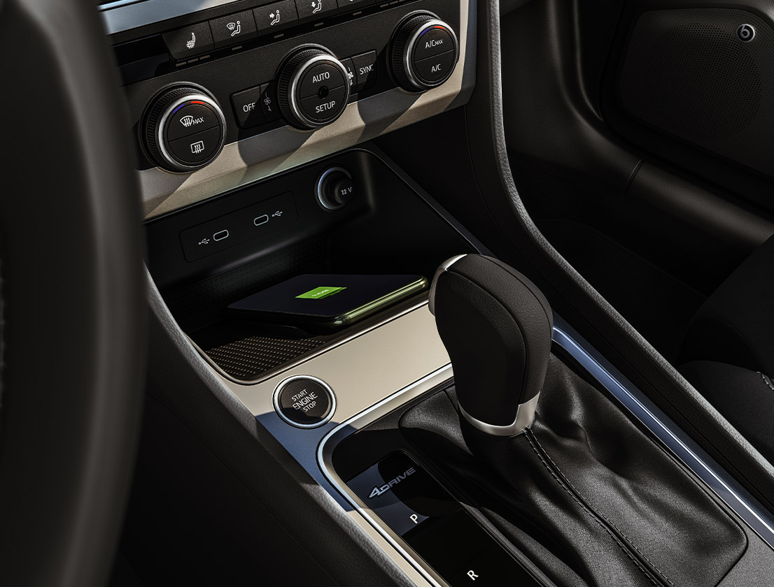 seat-ateca-car-stick-and-smartphone-wireless-connect