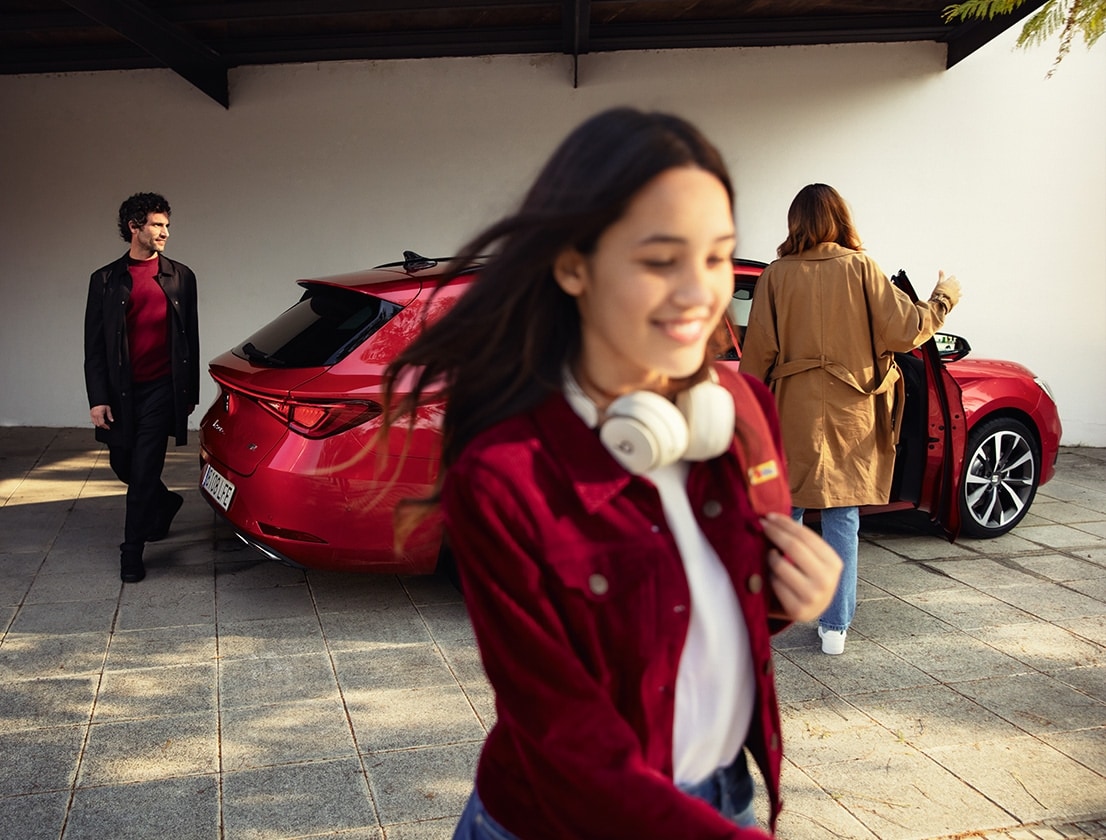 family around the new seat leon  desire red colour