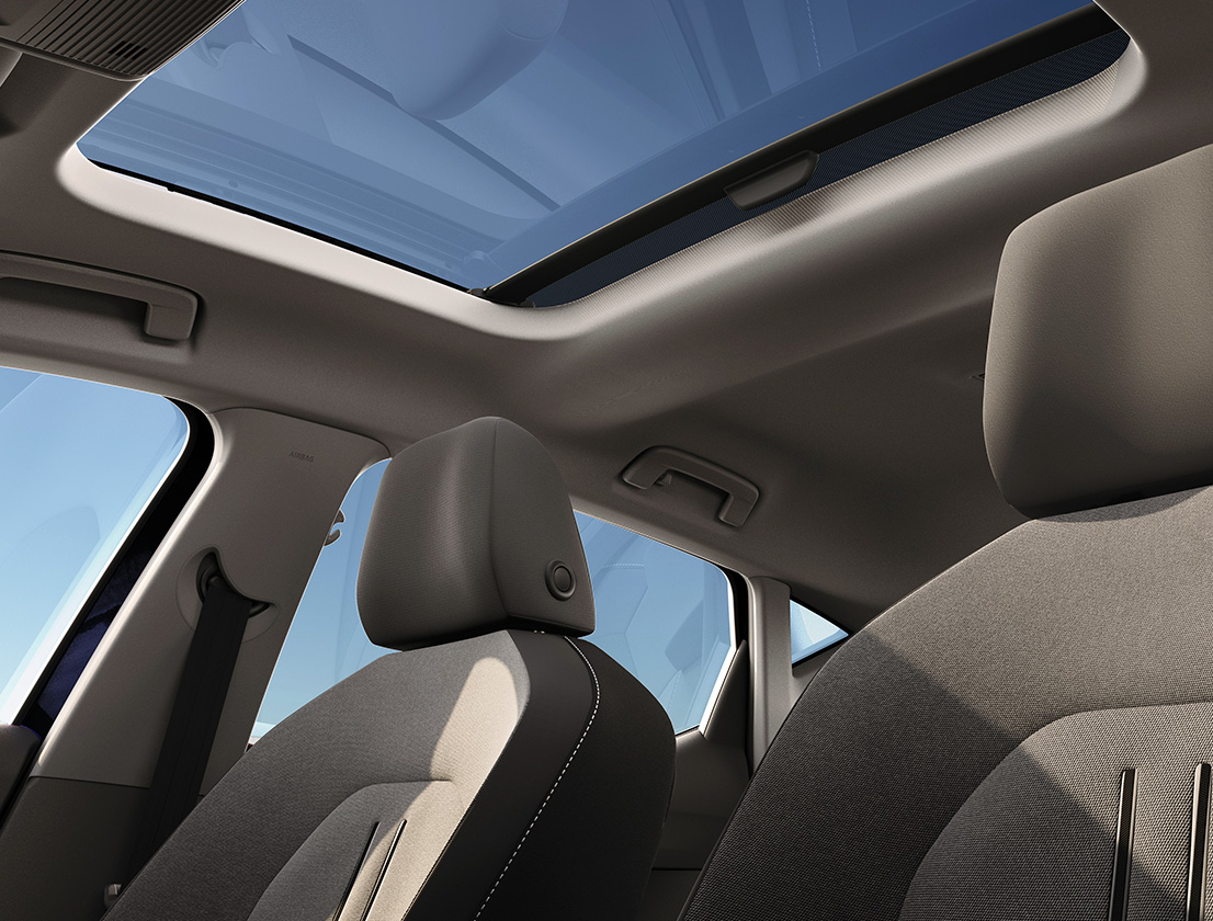 interior view of the SEAT Leon panoramic roof 