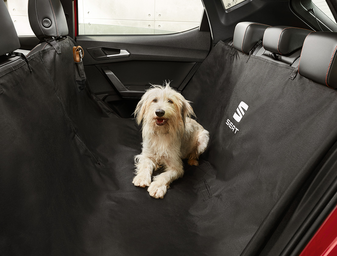 SEAT’s car accessory protective seat cover for dogs