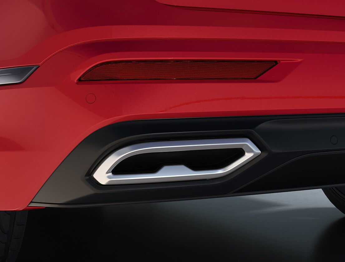 Red SEAT Tarraco exhaust pipes