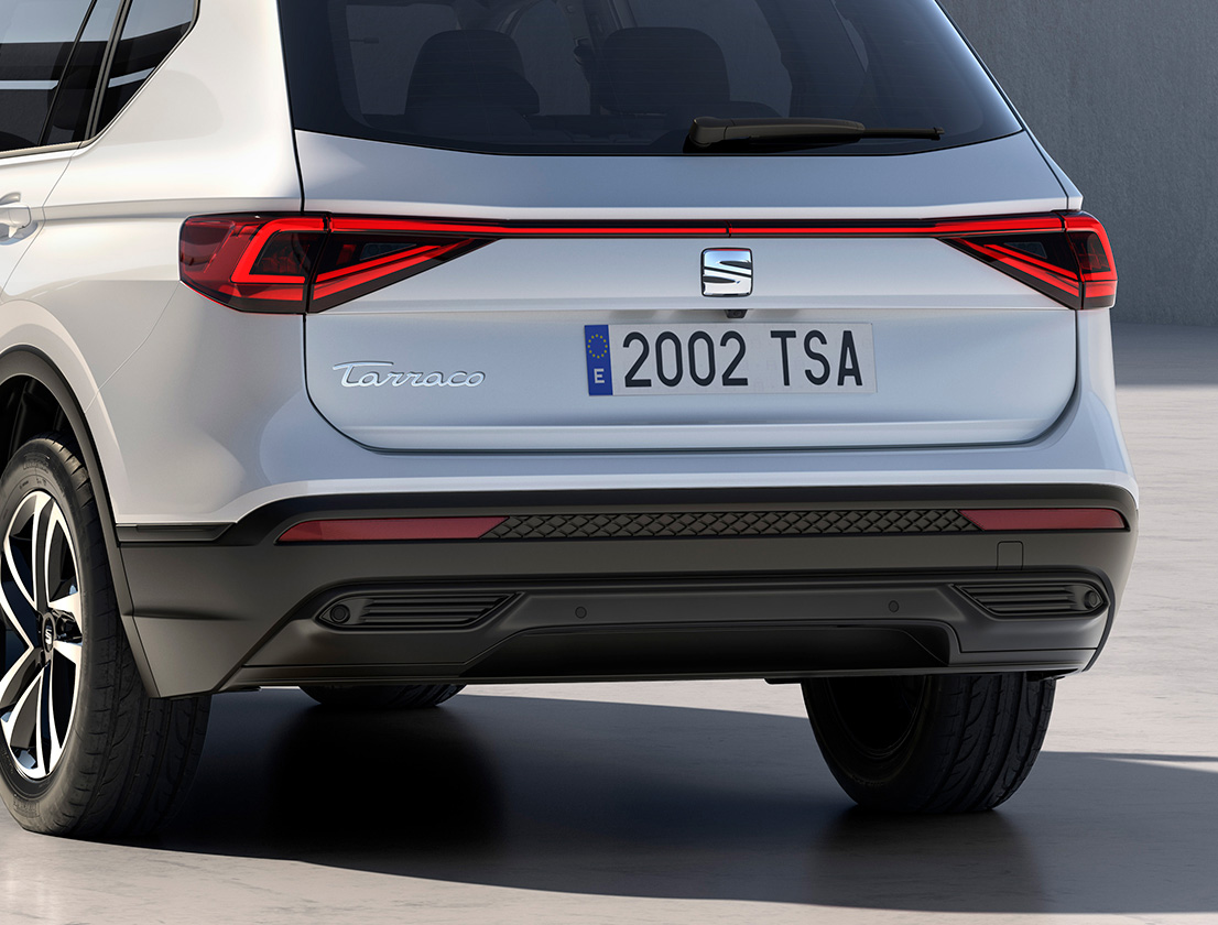The SEAT Tarraco Style rear view robust bumper
