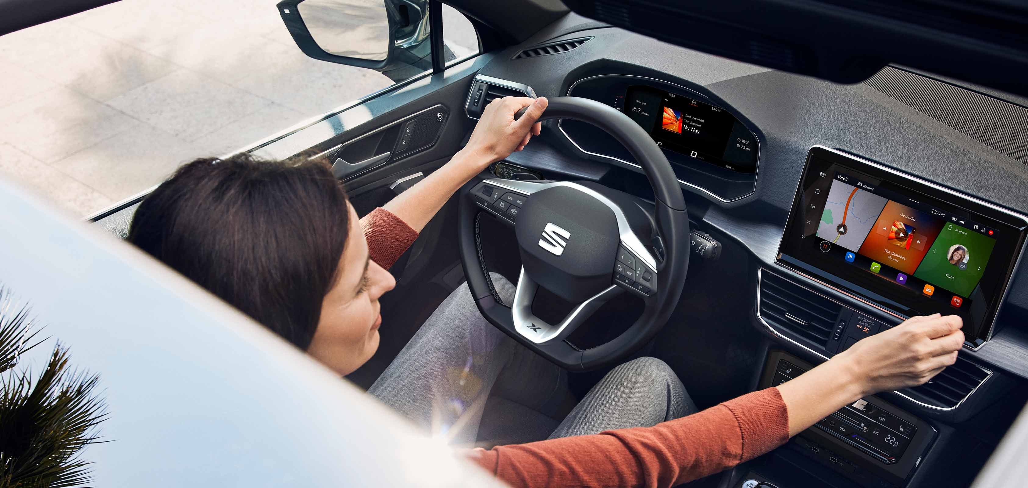 SEAT Tarraco 2021 SUV digital cockpit interior view