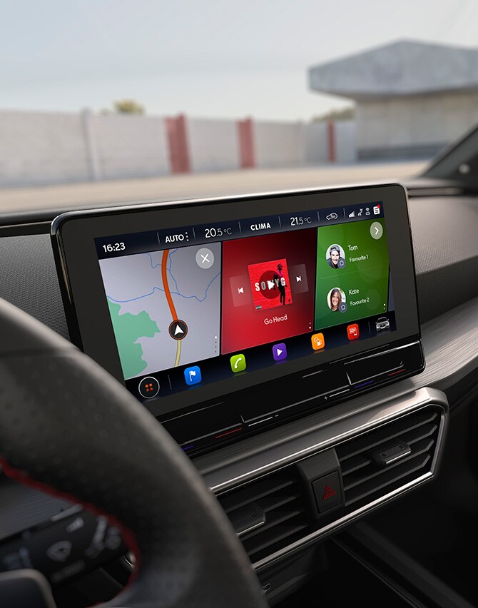 SEAT Leon interior view of the steering wheel and dashboard